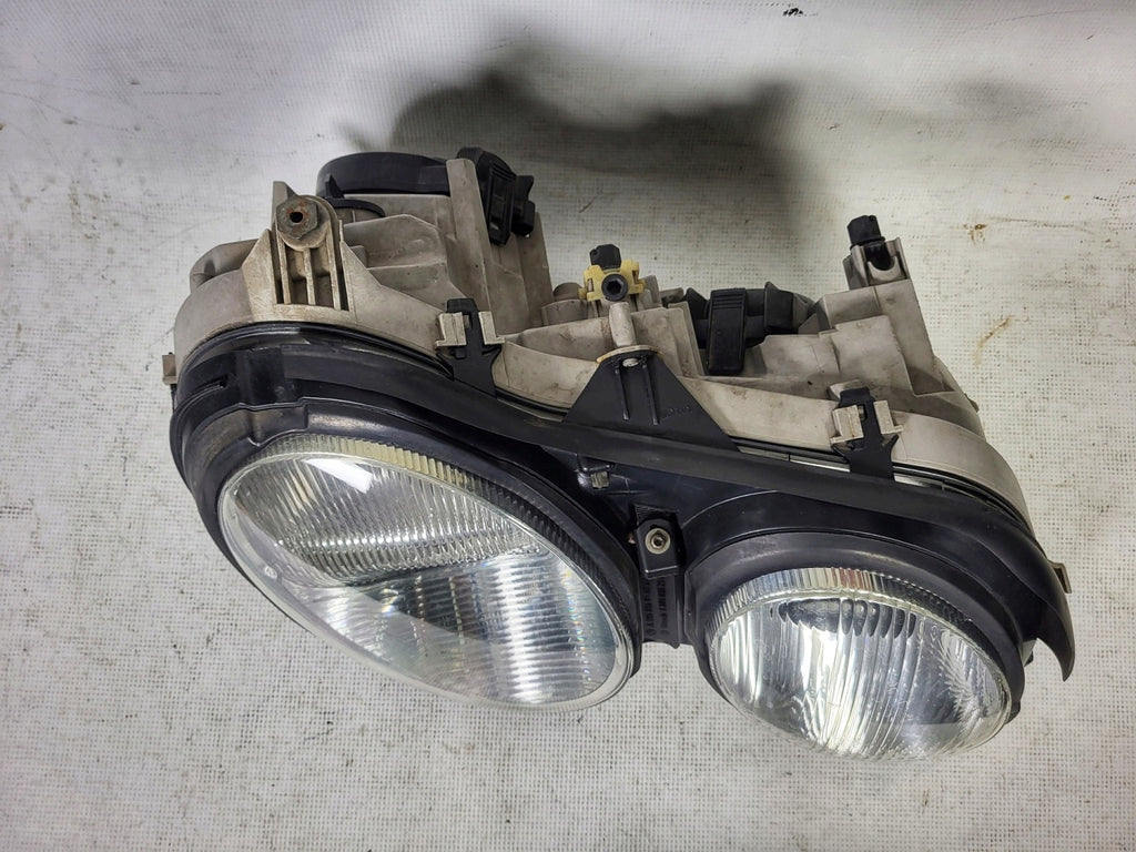 Frontscheinwerfer Mercedes-Benz A2158200461 Xenon Rechts Scheinwerfer Headlight SCH5406654391ww
