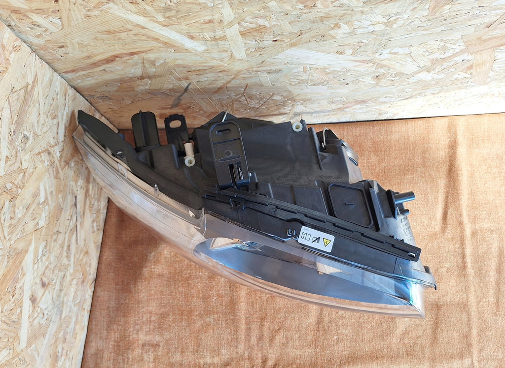 Frontscheinwerfer BMW 1 E88 E81 E82 E87 90004814 Xenon Rechts Headlight