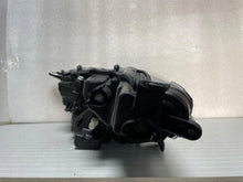 Laden Sie das Bild in den Galerie-Viewer, Frontscheinwerfer Toyota 4 Yaris LED Rechts Scheinwerfer Headlight