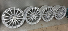 Laden Sie das Bild in den Galerie-Viewer, 4x Alufelge 16 Zoll 6.5" 5x112 38ET Matt Silber A2054012502 Mercedes-Benz FEL8191730515fr
