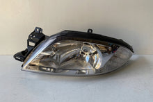 Laden Sie das Bild in den Galerie-Viewer, Frontscheinwerfer Ford WR2A13006 Links Scheinwerfer Headlight