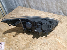 Laden Sie das Bild in den Galerie-Viewer, Frontscheinwerfer Renault Megane III 260609865R Links Scheinwerfer Headlight SCH7036101350eb