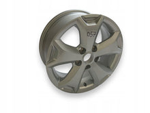 Laden Sie das Bild in den Galerie-Viewer, 1x Alufelge 16 Zoll 6.5" 5x114.3 50ET Glanz Silber 403007372R Dacia Duster FEL3441889539uc