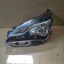 Load image into Gallery viewer, Frontscheinwerfer Toyota Yaris 695060102 Links Scheinwerfer Headlight SCH9014898584li