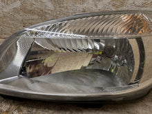 Laden Sie das Bild in den Galerie-Viewer, Frontscheinwerfer Skoda Roomster Fabia I Ein Satz Scheinwerfer Headlight SCH8852464798jp