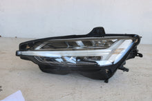 Load image into Gallery viewer, Frontscheinwerfer Volvo V60 II Links Scheinwerfer Headlight SCH9715671738er