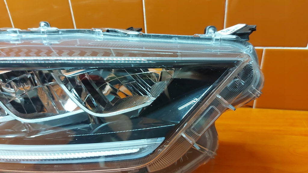 Frontscheinwerfer Toyota Yaris LED Ein Stück (Rechts oder Links) Headlight