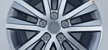 Laden Sie das Bild in den Galerie-Viewer, 1x Alufelge 17 Zoll 7.0" 5x120 50ET 7E0601025L VW I Rim Wheel FEL8656086805za