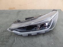 Laden Sie das Bild in den Galerie-Viewer, Frontscheinwerfer Ford Focus 01MDE812364 Links Scheinwerfer Headlight SCH1275916669go