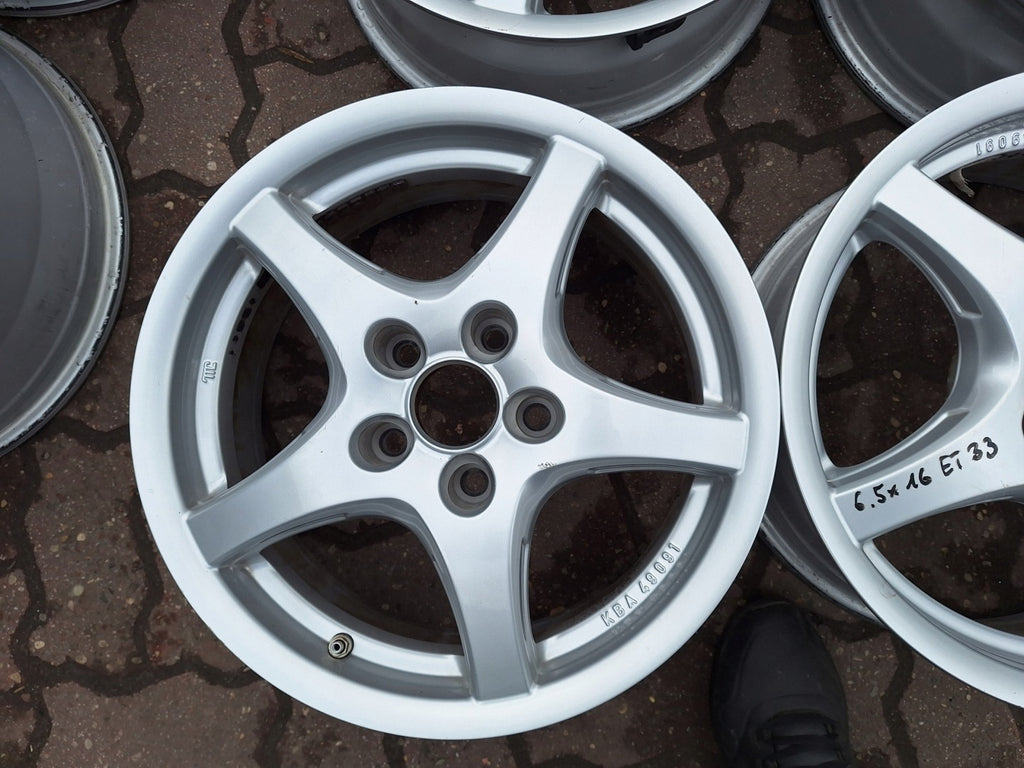4x Alufelge 16 Zoll 6.5" 5x114.3 33ET Silber Hyundai I W Z Corolla Avensis FEL4367013181cv