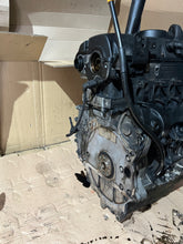 Load image into Gallery viewer, Motor VW T5 BNZ 2.5 TDI 130PS 96kW Diesel Engine Unkomplett