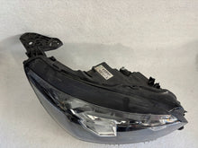 Laden Sie das Bild in den Galerie-Viewer, Frontscheinwerfer Peugeot 208 II 73312206 Rechts Scheinwerfer Headlight SCH9171341963vs