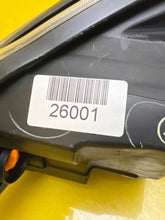 Laden Sie das Bild in den Galerie-Viewer, Frontscheinwerfer Mitsubishi Grandis VAY2708 Xenon Rechts Scheinwerfer Headlight