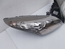 Laden Sie das Bild in den Galerie-Viewer, Frontscheinwerfer Renault Megane III 260600021R Xenon Rechts oder Links