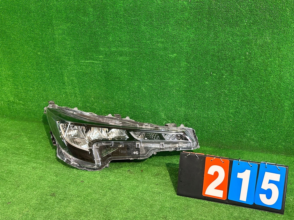 Frontscheinwerfer Toyota Corolla 8111002S60 90119224 Rechts Headlight SCH8933491107az