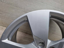 Laden Sie das Bild in den Galerie-Viewer, 1x Alufelge 17 Zoll 5x112 8S0601025BA Audi Tt Rim Wheel FEL2224965441gg