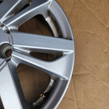 Laden Sie das Bild in den Galerie-Viewer, 1x Alufelge 15 Zoll 4.5" 4x100 35ET Glanz Silber 426110H040 Toyota Yaris FEL3105846716xt