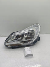 Laden Sie das Bild in den Galerie-Viewer, Frontscheinwerfer Opel Corsa D 95515473 90043929 Links Scheinwerfer Headlight SCH9271138133ai