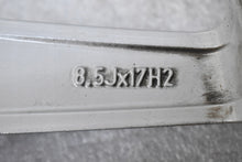 Load image into Gallery viewer, 1x Alufelge 17 Zoll 8.5" 5x112 58ET Glanz Silber A2044019702 Mercedes-Benz W204 FEL6112691900fw