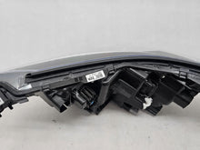 Laden Sie das Bild in den Galerie-Viewer, Frontscheinwerfer Toyota C-Hr 81110-YP281-00 Ein Stück (Rechts oder Links)