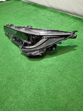 Laden Sie das Bild in den Galerie-Viewer, Frontscheinwerfer Toyota Corolla 90153950 Links Scheinwerfer Headlight SCH5177820127oh