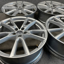 Laden Sie das Bild in den Galerie-Viewer, 4x Alufelge 20 Zoll 8.0" 5x112 39ET Glanz Schwarz 80A071490A Audi Q5 Rim Wheel FEL9495892018od