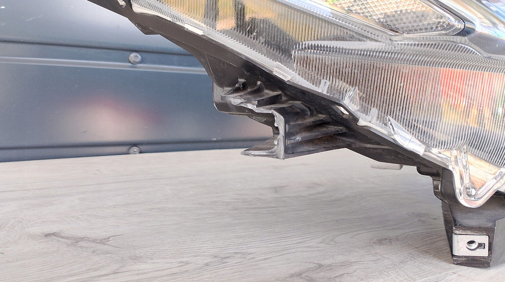 Frontscheinwerfer Mitsubishi Eclipse Cross 92102-H892102-H8 LED Rechts Headlight