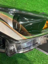 Laden Sie das Bild in den Galerie-Viewer, Frontscheinwerfer Toyota Aygo CSC19043 Rechts Scheinwerfer Headlight SCH9246090809yc