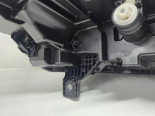 Laden Sie das Bild in den Galerie-Viewer, Frontscheinwerfer Skoda Enyaq 5LB941015 Full LED Ein Stück (Rechts oder Links)
