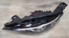 Laden Sie das Bild in den Galerie-Viewer, Frontscheinwerfer Peugeot 308 9816990680-00 Links Scheinwerfer Headlight SCH8667293908oc