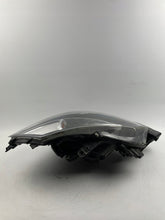 Laden Sie das Bild in den Galerie-Viewer, Frontscheinwerfer Renault Clio III 8200865607 Ein Stück (Rechts oder Links) SCH2613183746iw