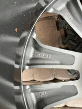 Load image into Gallery viewer, 1x Alufelge 19 Zoll 7.5&quot; 5x114.3 52910-2P290 Kia Sorento Rim Wheel