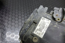 Laden Sie das Bild in den Galerie-Viewer, Frontscheinwerfer VW Passat 3C0941753K Xenon Ein Satz Scheinwerfer Headlight SCH7466333725ne