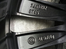 Laden Sie das Bild in den Galerie-Viewer, 1x Alufelge 18 Zoll 7.0&quot; 5x112 45ET Glanz Graphit 57A601025 Mg Rim Wheel