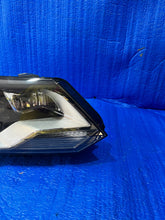 Load image into Gallery viewer, Frontscheinwerfer VW Tiguan 5N1941034B Xenon Rechts Scheinwerfer Headlight