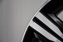 Load image into Gallery viewer, 1x Alufelge 18 Zoll 7.5" 5x112 25ET Glanz 6883524 BMW 1 Rim Wheel FEL7370809295ro