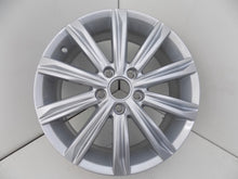 Laden Sie das Bild in den Galerie-Viewer, 1x Alufelge 17 Zoll 6.5" 5x112 52ET Glanz Silber 5TA601025D VW Tiguan Rim Wheel FEL5235794027kl