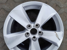 Load image into Gallery viewer, 1x Alufelge 17 Zoll 7.0" 5x114.3 35ET Glanz Silber PZ406-X3671-ZC Lexus FEL5459272980il
