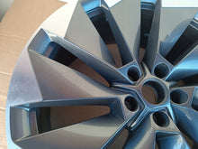 Laden Sie das Bild in den Galerie-Viewer, 1x Alufelge 21 Zoll 9.0&quot; 5x112 40ET 5LA601025P Skoda Enyaq Rim Wheel