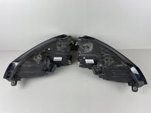 Load image into Gallery viewer, Frontscheinwerfer VW Caddy III 2K1941015B 2K1941016B Rechts oder Links SCH9849312756ej