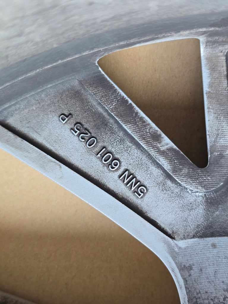 1x Alufelge 18 Zoll 7.0" 5x112 Glanz 5NN601025P VW Rim Wheel FEL4867627374wj