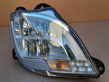 Laden Sie das Bild in den Galerie-Viewer, Frontscheinwerfer Daf 1857527 Rechts Scheinwerfer Headlight SCH9068810745qv