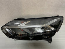 Laden Sie das Bild in den Galerie-Viewer, Frontscheinwerfer Dacia Sandero III 260607161R LED Links Scheinwerfer Headlight
