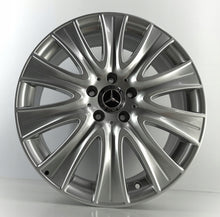 Laden Sie das Bild in den Galerie-Viewer, 4x Alufelge 18 Zoll 8.0" 5x112 41ET Glanz Silber A2224010902 Mercedes-Benz FEL6781087282dd