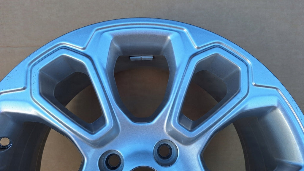 1x Alufelge 17 Zoll 7.0" 4x108 37 5ET Silber GN15-F4B Ford Fiesta Ecosport