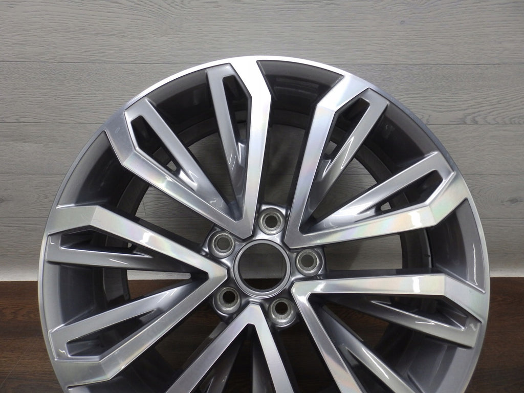 1x Alufelge 18 Zoll 7.0" 5x112 45ET Glanz 2GA601025E Mg T-Roc Rim Wheel