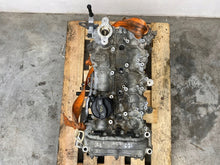 Laden Sie das Bild in den Galerie-Viewer, Motor Mercedes-Benz W176 M270910 1.6 CGI 94TKm 2012 Benzin Engine Unkomplett