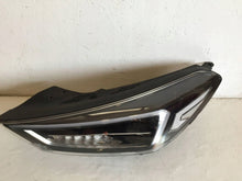 Load image into Gallery viewer, Frontscheinwerfer Hyundai Tucson 92102D7700 92101D770 Ein Satz Headlight SCH7804568176tq