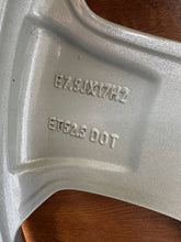 Laden Sie das Bild in den Galerie-Viewer, 1x Alufelge 17 Zoll 7.5&quot; 5x108 52 5ET Glanz Silber CJ5C-1007-B2B Ford Kuga