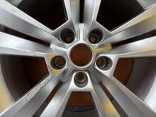 Load image into Gallery viewer, 1x Alufelge 18 Zoll 7.0&quot; 5x112 45ET Glanz Silber 57A601025E Skoda Kodiaq